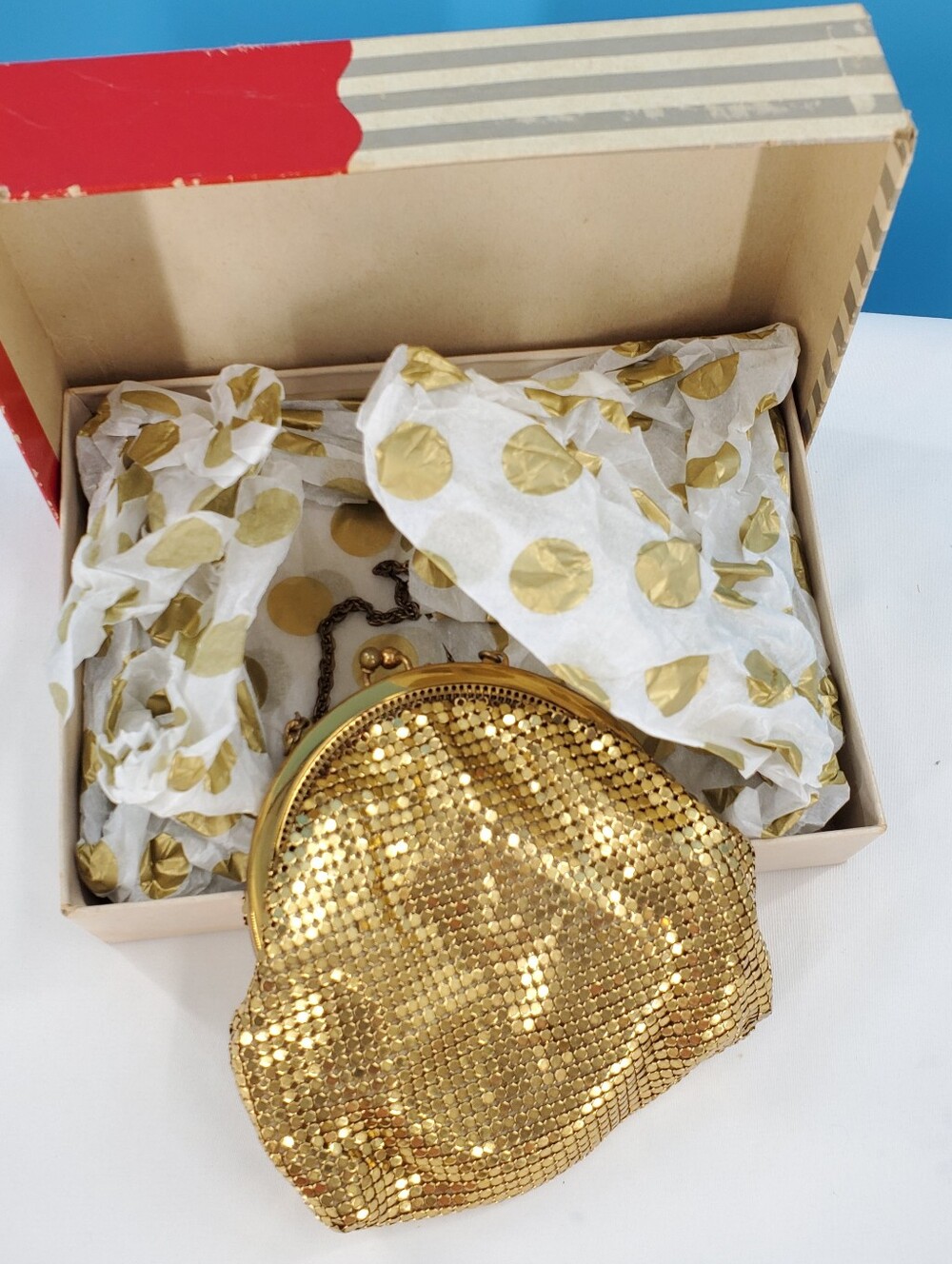 RARE Mid-1940s Whiting and Davis mesh mini bag in box